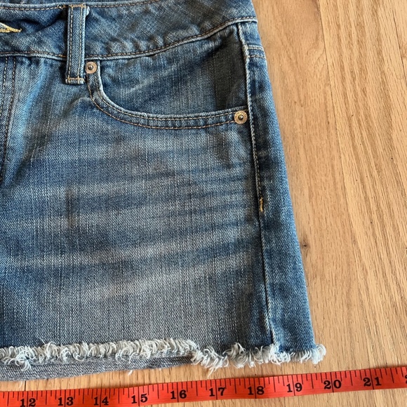 Vintage American Eagle Cut-Off Jean Mini Skirt Size 8 - Picture 2 of 7